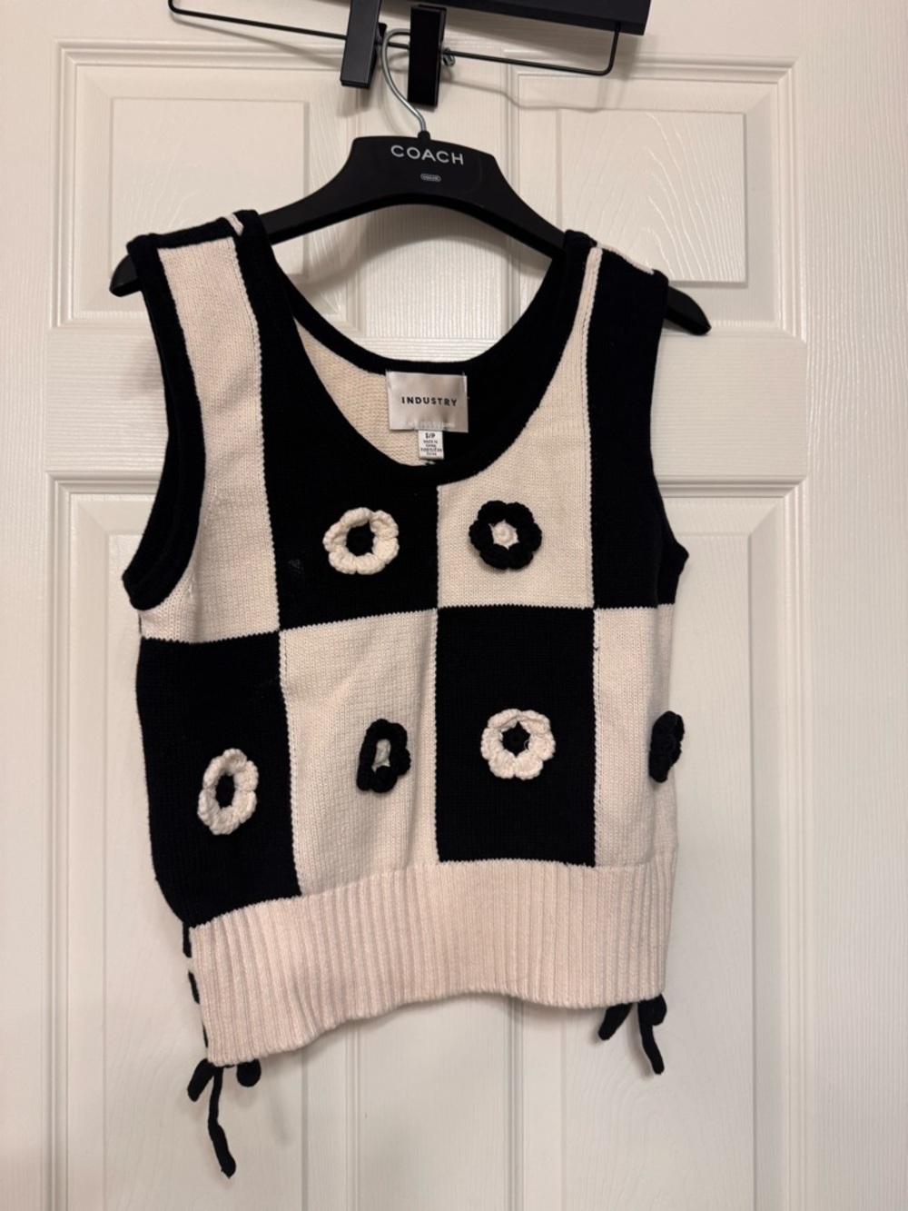 NWT- INDUSTRY Black & Cream Checker Knit Crop Tank with Rosette Accents